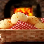 Receita de Pão de queijo quentinho da padaria