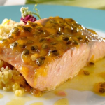 Receita de Salmão Grelhado ao Molho de Maracujá